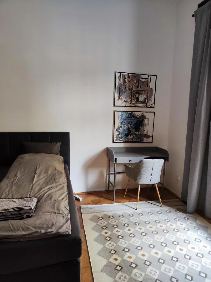 Room B In A Central Aristocratic Apartment Viena