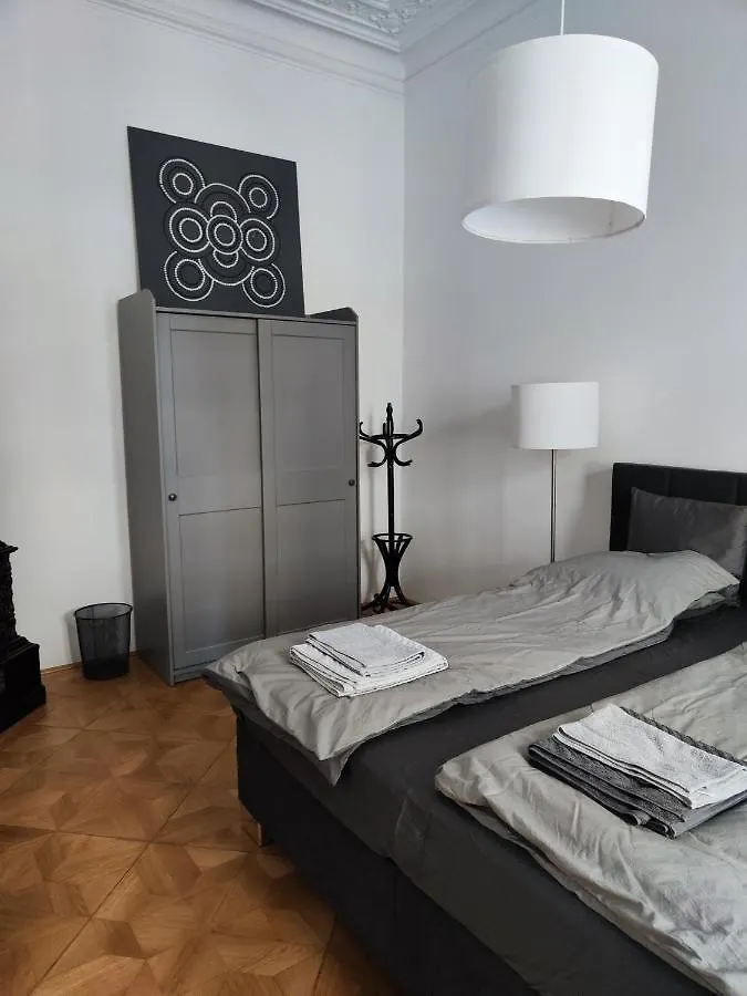 Room B In A Central Aristocratic Apartment Viena
