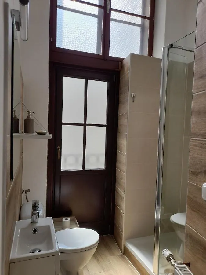 Room B In A Central Aristocratic Apartment Viena Austria